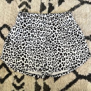 Stylish, comfortable, excellent condition Love Fitness workout shorts! #AAPI